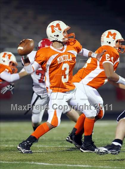 Thumbnail 2 in Mineola vs. Maypearl (2A Division 1 Region 2 Area Playoffs) photogallery.