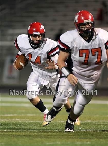 Thumbnail 1 in Mineola vs. Maypearl (2A Division 1 Region 2 Area Playoffs) photogallery.