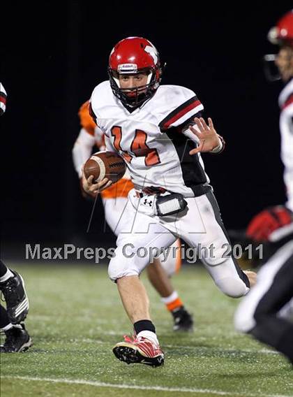 Thumbnail 3 in Mineola vs. Maypearl (2A Division 1 Region 2 Area Playoffs) photogallery.
