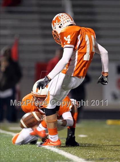 Thumbnail 1 in Mineola vs. Maypearl (2A Division 1 Region 2 Area Playoffs) photogallery.