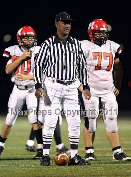 Thumbnail 2 in Mineola vs. Maypearl (2A Division 1 Region 2 Area Playoffs) photogallery.
