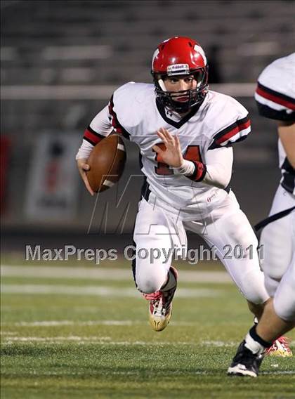 Thumbnail 3 in Mineola vs. Maypearl (2A Division 1 Region 2 Area Playoffs) photogallery.