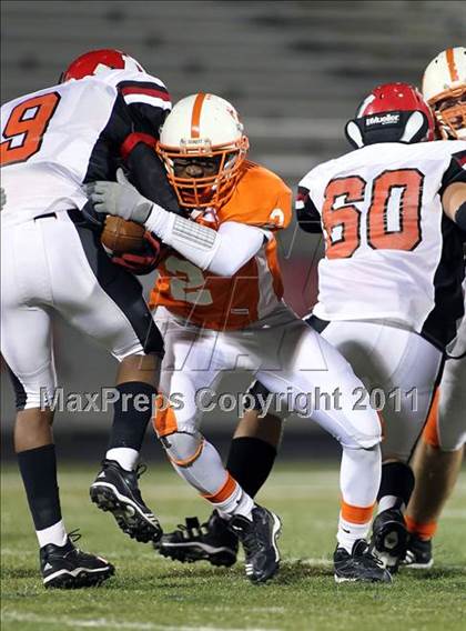 Thumbnail 1 in Mineola vs. Maypearl (2A Division 1 Region 2 Area Playoffs) photogallery.