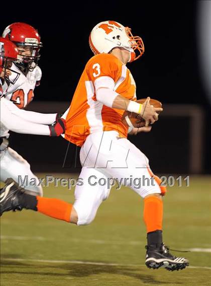 Thumbnail 1 in Mineola vs. Maypearl (2A Division 1 Region 2 Area Playoffs) photogallery.