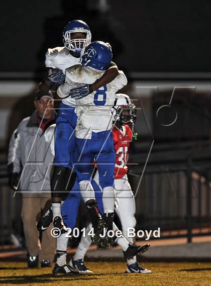 Thumbnail 1 in Bob Jones vs. Tuscaloosa County (AHSAA 7A 1st Round) photogallery.