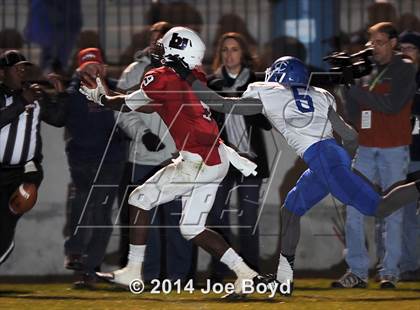 Thumbnail 2 in Bob Jones vs. Tuscaloosa County (AHSAA 7A 1st Round) photogallery.