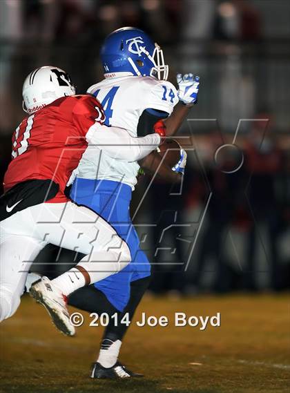 Thumbnail 3 in Bob Jones vs. Tuscaloosa County (AHSAA 7A 1st Round) photogallery.