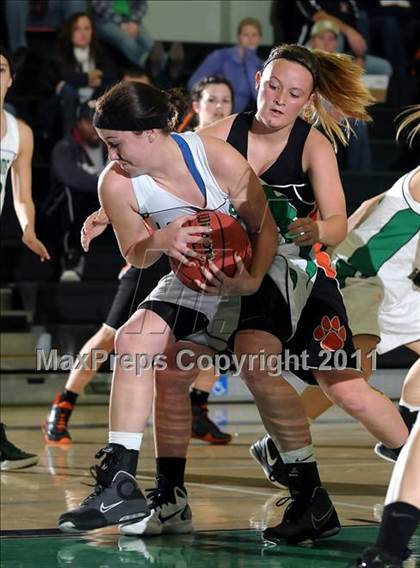 Thumbnail 3 in Roseville vs. Dixon (Ram Jam) photogallery.