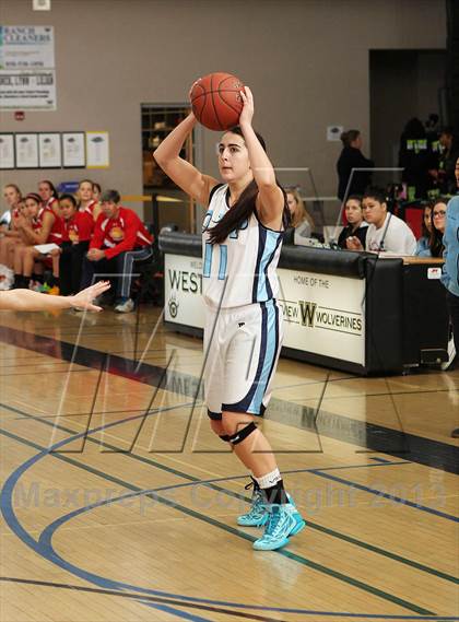 Thumbnail 3 in Cathedral Catholic vs. Our Lady of Peace (So Cal Holiday Classic) photogallery.
