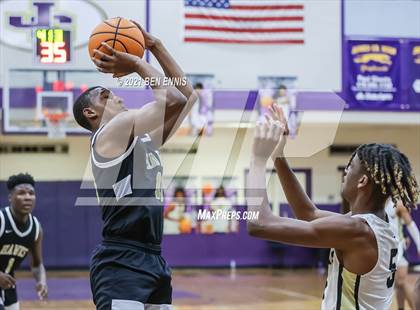 Thumbnail 1 in Washington County vs McDonough (Jones County Morris Bank Holiday Classic) photogallery.