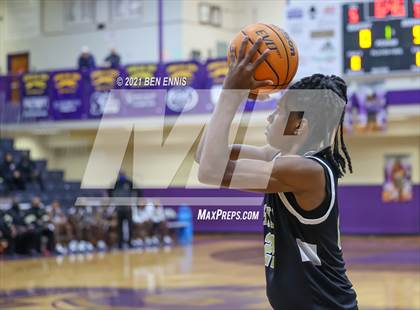 Thumbnail 2 in Washington County vs McDonough (Jones County Morris Bank Holiday Classic) photogallery.