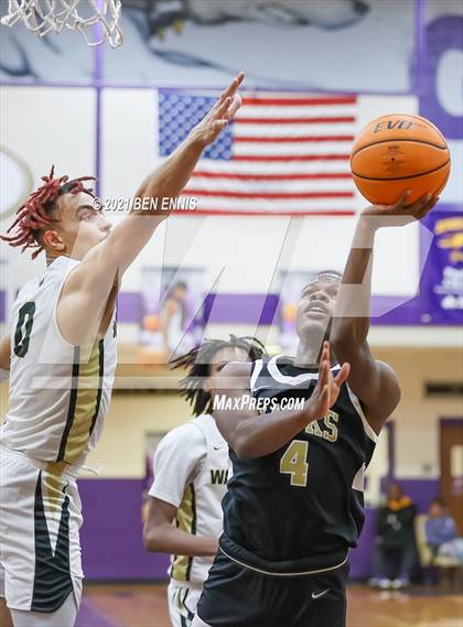 Thumbnail 2 in Washington County vs McDonough (Jones County Morris Bank Holiday Classic) photogallery.