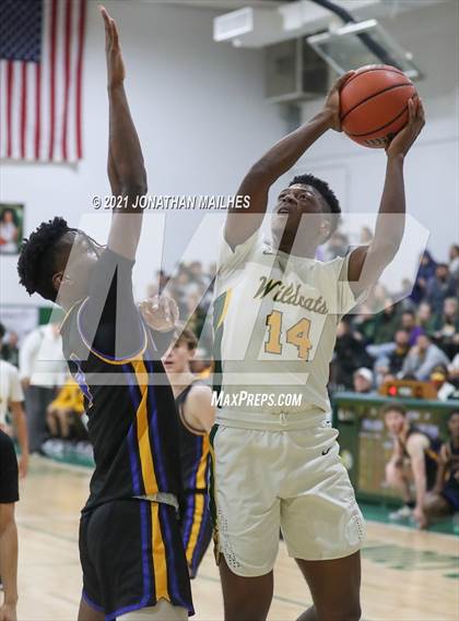 Thumbnail 2 in Walker vs Live Oak (Livingston Parish Tournament) photogallery.