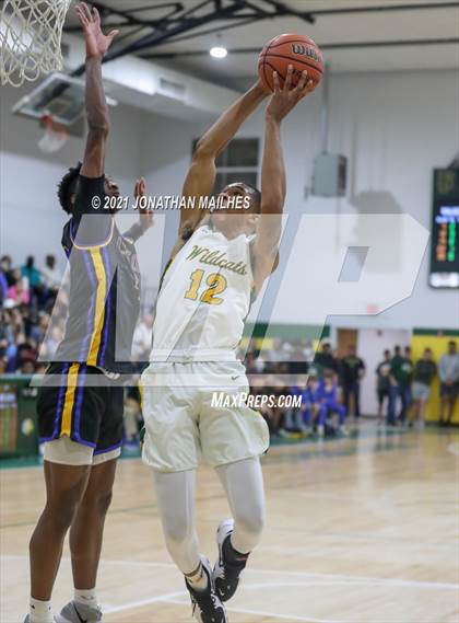 Thumbnail 2 in Walker vs Live Oak (Livingston Parish Tournament) photogallery.