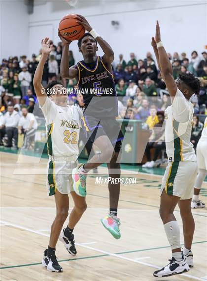 Thumbnail 2 in Walker vs Live Oak (Livingston Parish Tournament) photogallery.