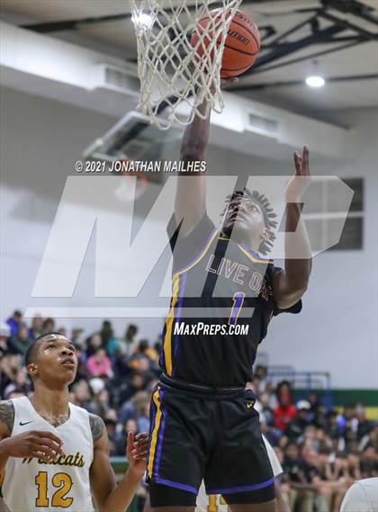 Thumbnail 1 in Walker vs Live Oak (Livingston Parish Tournament) photogallery.
