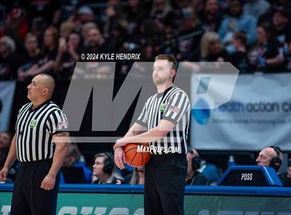 Thumbnail 3 in Lutheran East vs. Preble Shawnee (OHSAA Division III Semifinal) photogallery.