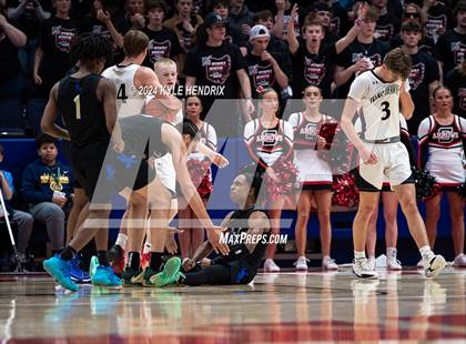 Thumbnail 3 in Lutheran East vs. Preble Shawnee (OHSAA Division III Semifinal) photogallery.