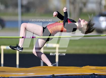 Thumbnail 1 in Neuqua Valley Meet photogallery.