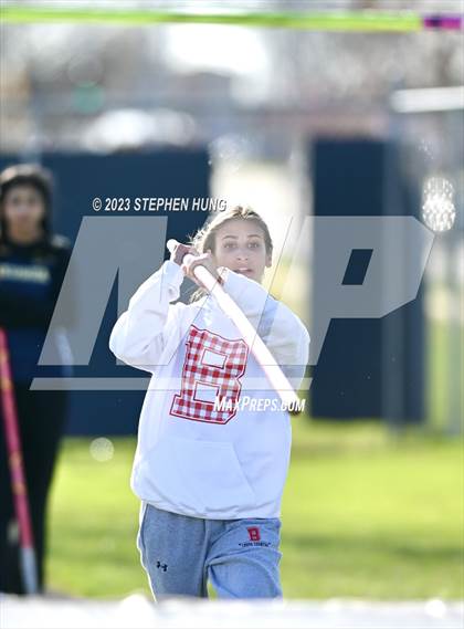 Thumbnail 2 in Neuqua Valley Meet photogallery.