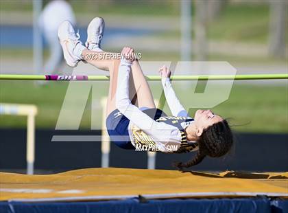 Thumbnail 2 in Neuqua Valley Meet photogallery.