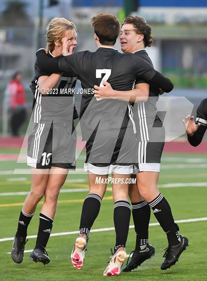 Thumbnail 2 in Northwest Christian vs. Thatcher (AIA 3A Semifinal) photogallery.