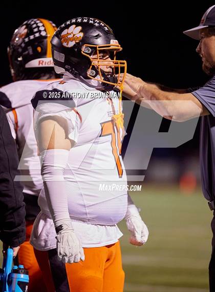 Thumbnail 1 in Roseville @ Del Campo photogallery.