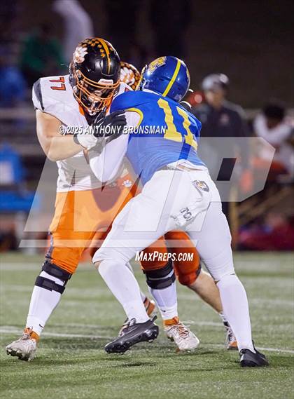 Thumbnail 2 in Roseville @ Del Campo photogallery.