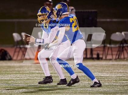 Thumbnail 1 in Roseville @ Del Campo photogallery.