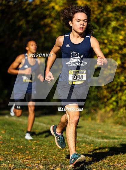 Thumbnail 1 in IHSAA Boys Cross Country Sectionals photogallery.