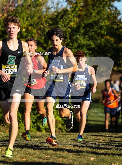 Thumbnail 1 in IHSAA Boys Cross Country Sectionals photogallery.