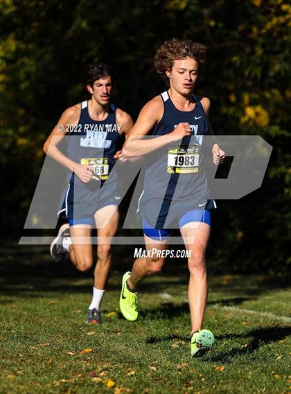 Thumbnail 1 in IHSAA Boys Cross Country Sectionals photogallery.