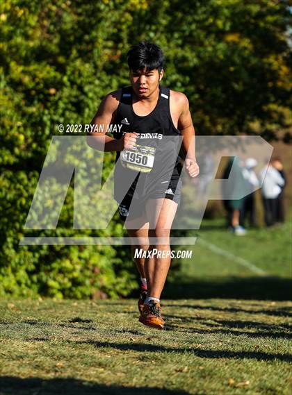 Thumbnail 1 in IHSAA Boys Cross Country Sectionals photogallery.