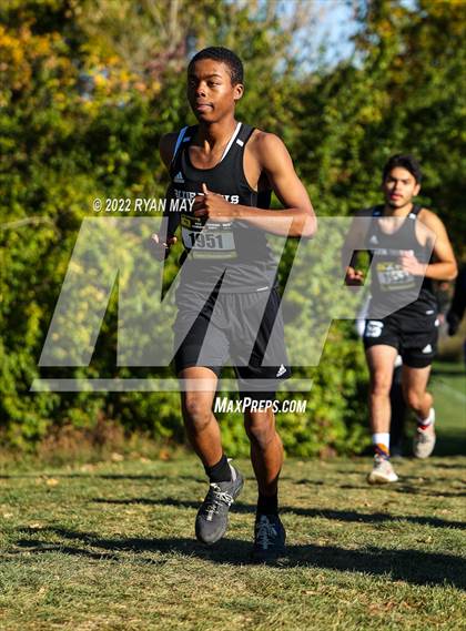 Thumbnail 3 in IHSAA Boys Cross Country Sectionals photogallery.