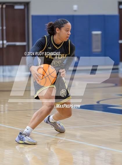 Thumbnail 3 in Francis Parker vs. Victory Christian Academy (CIF SDS Division 2 Finals) photogallery.