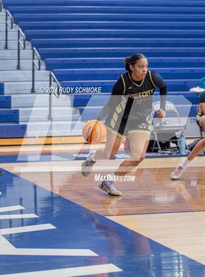 Thumbnail 3 in Francis Parker vs. Victory Christian Academy (CIF SDS Division 2 Finals) photogallery.
