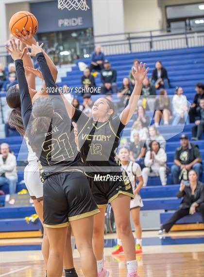 Thumbnail 3 in Francis Parker vs. Victory Christian Academy (CIF SDS Division 2 Finals) photogallery.