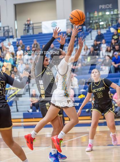 Thumbnail 2 in Francis Parker vs. Victory Christian Academy (CIF SDS Division 2 Finals) photogallery.