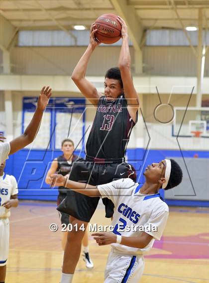 Thumbnail 1 in Seffner Christian vs. Inlet Grove 2014 Mustang Christmas Tournament photogallery.