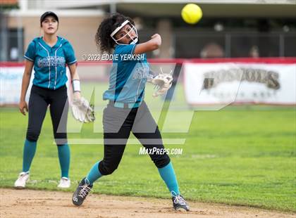 Thumbnail 1 in Orange Cove @ Fullerton (CIF SoCal Division III Regional Semifinal) photogallery.