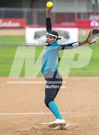 Thumbnail 2 in Orange Cove @ Fullerton (CIF SoCal Division III Regional Semifinal) photogallery.
