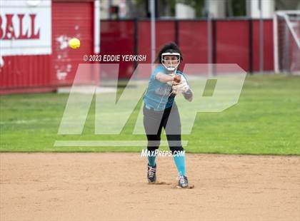 Thumbnail 3 in Orange Cove @ Fullerton (CIF SoCal Division III Regional Semifinal) photogallery.