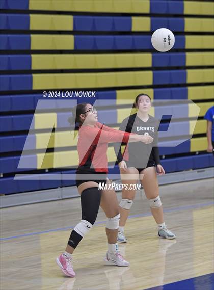 Thumbnail 2 in Grants vs Espanola (Tournament of Champions at Santa Fe High) photogallery.