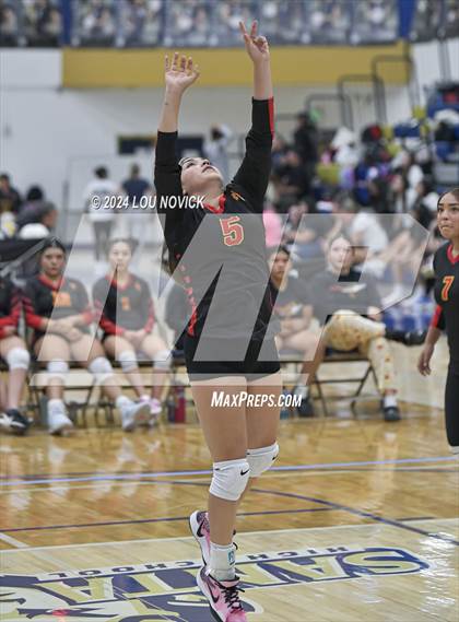 Thumbnail 1 in Grants vs Espanola (Tournament of Champions at Santa Fe High) photogallery.