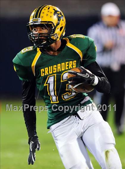 Thumbnail 2 in Cromwell vs. Holy Cross (CIAC Class S Final) photogallery.