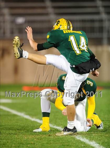 Thumbnail 3 in Cromwell vs. Holy Cross (CIAC Class S Final) photogallery.