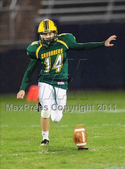 Thumbnail 3 in Cromwell vs. Holy Cross (CIAC Class S Final) photogallery.