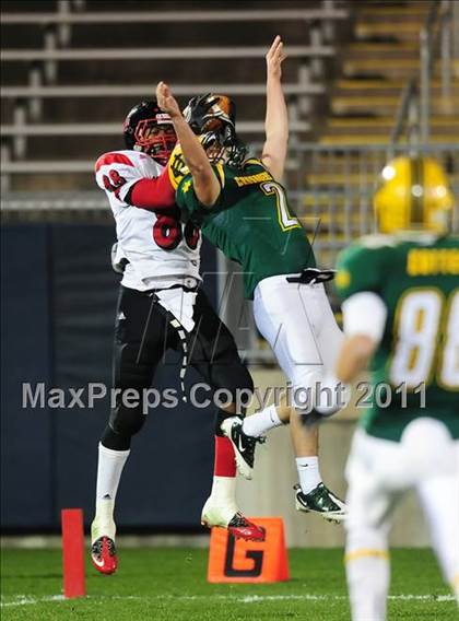 Thumbnail 3 in Cromwell vs. Holy Cross (CIAC Class S Final) photogallery.