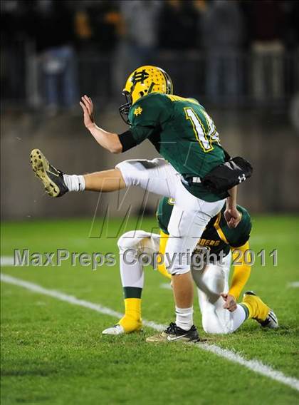 Thumbnail 2 in Cromwell vs. Holy Cross (CIAC Class S Final) photogallery.