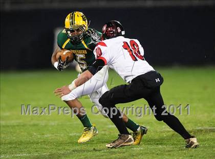Thumbnail 3 in Cromwell vs. Holy Cross (CIAC Class S Final) photogallery.